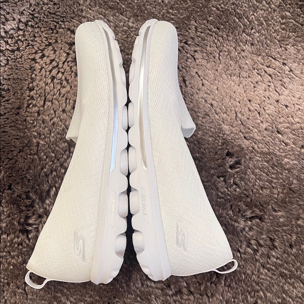 Skechers Women's White Slip-On Sneakers size 9 - Picture 7 of 8